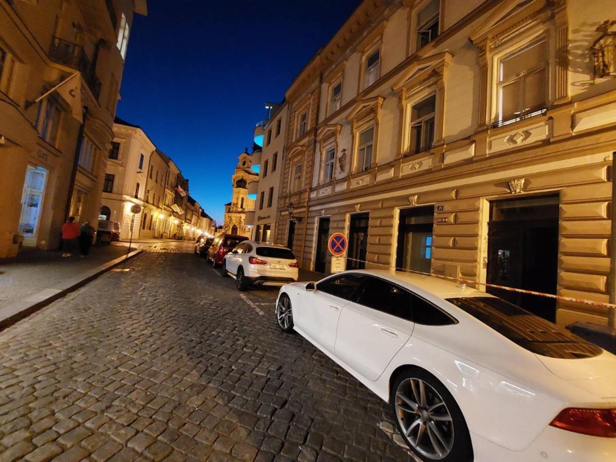 Byt 2+Kk Na Velkem Namesti Hradec Kralove Luaran gambar