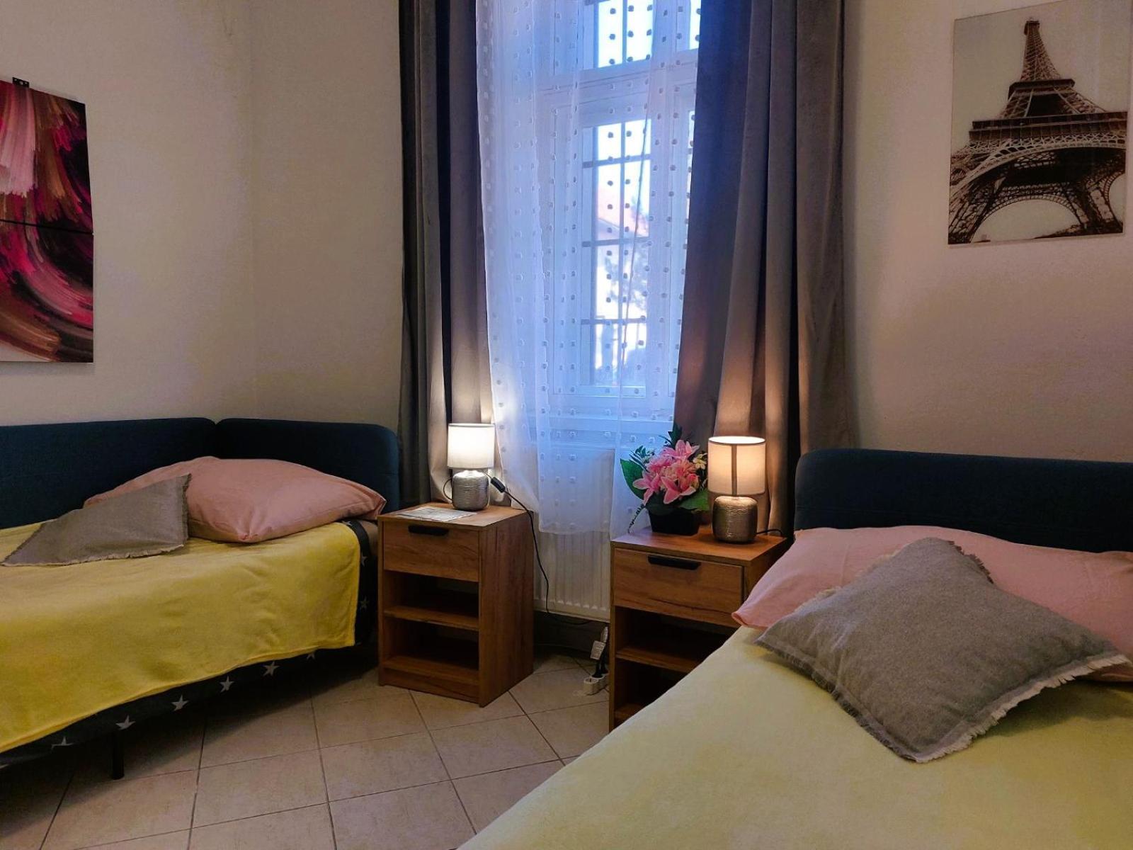 Byt 2+Kk Na Velkem Namesti Hradec Kralove Luaran gambar